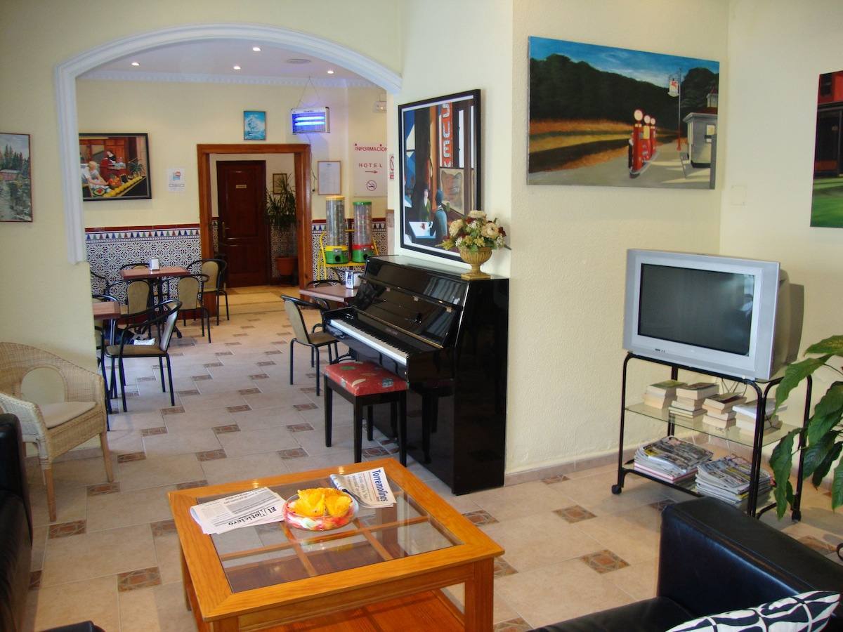 Hotel Cabello Torremolinos Exterior photo